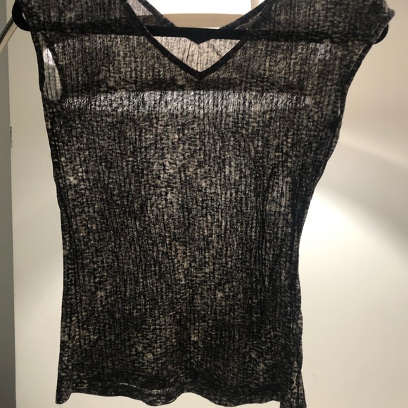 Banana Republic Black and Grey Printed Pattern V-Neck Short Sleeve Blouse Top - Picture 7 of 8